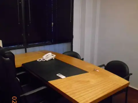 Oficina en Alquiler en Centro, $ 130.000