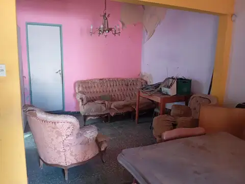 Casa 4 ambientes con 1 baño