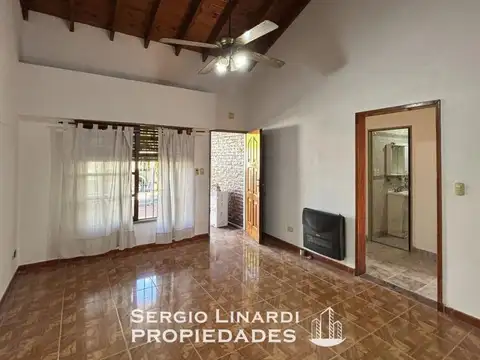 ESPECTACULAR PH AL FRENTE EN PLANTA BAJA DE 3 AMBIENTES CON PATIO Y GALERIA