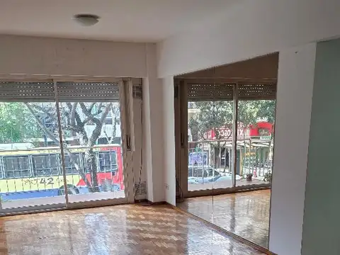 Avenida José María Moreno 200, Piso 1