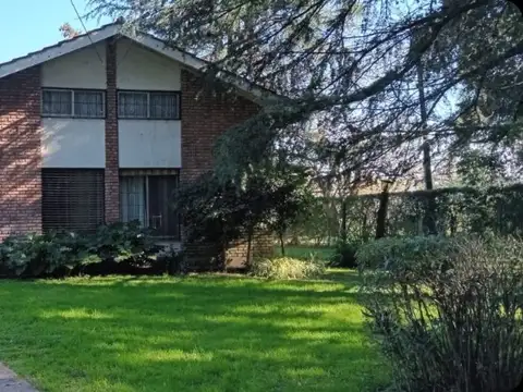 CASA QUINTA EN VENTA, DE 4 AMBIENTES EN TORTUGUITAS, B° YEI PORA