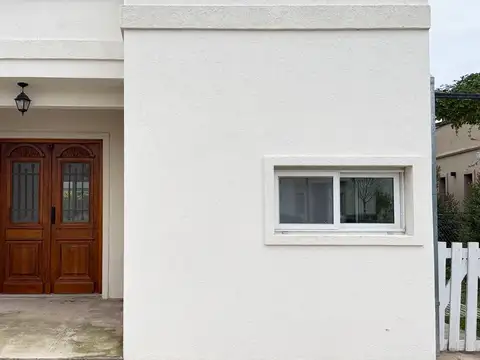 Casa en venta en el barrio  San Eduardo Pilar del Este | VCO Propiedades