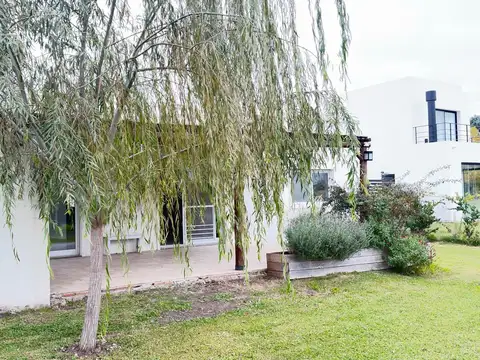 Casa en Venta en Pilar del Este - San Eduardo, USD 185.000