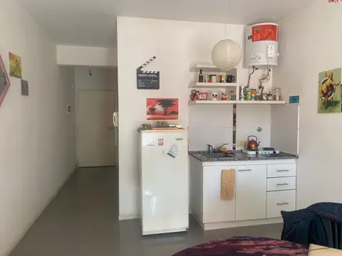 VENTA MONOAMBIENTE CONTRAFRENTE C/ BALCON LUMINOSO /CONSTITUCIÓN