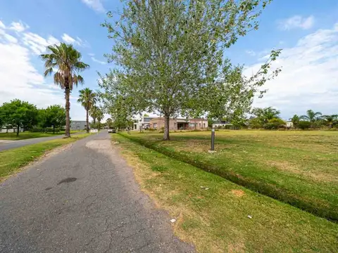 TERRENO EN VENTA EN PUERTO ROLDAN 1029 M²