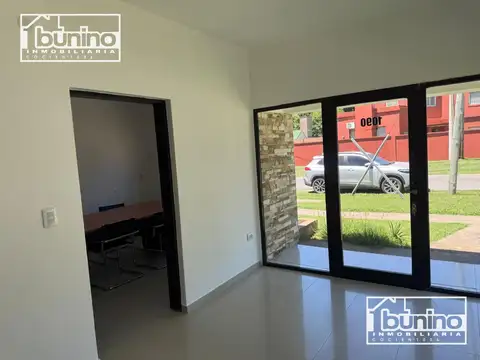 Local en Alquiler en Funes, $ 700.000