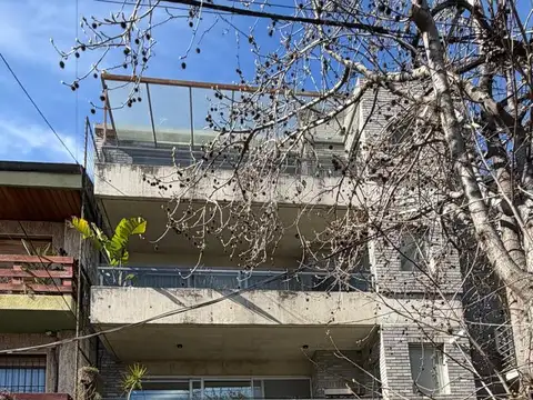 Excelente Departamento 3 Amb con Balcón y Cochera