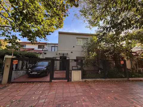 Casa 5 ambientes con 3 baños