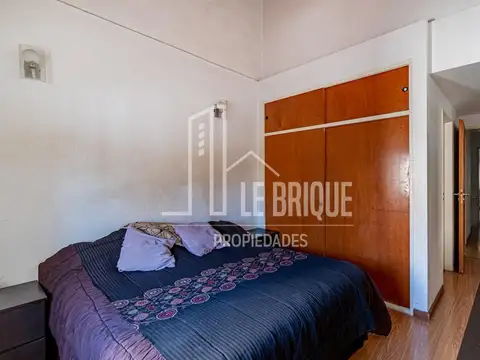 Tríplex 4 amb con Cochera y Jardín. Sin Expensas 