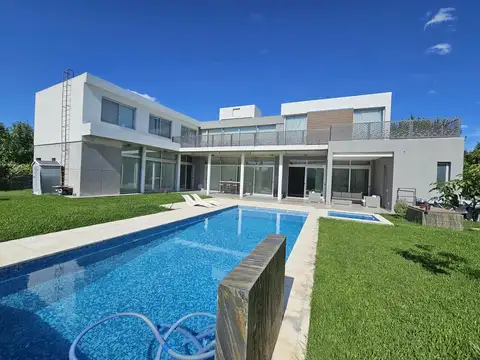 VENTA DE CASA EN ENTA EN TERRAVISTA