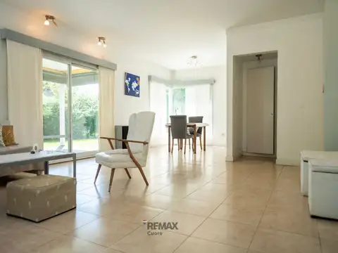 Casa 5 ambientes con 3 baños