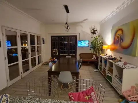 Casa en Venta con 4 cocheras
