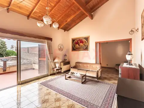 VENTA Casa 9 amb Fondo Terrazas Cochera La Tablada