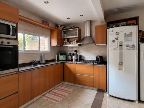 VENTA CASA 4 AMB. CON PATIO -ALTOS DE PACHECO