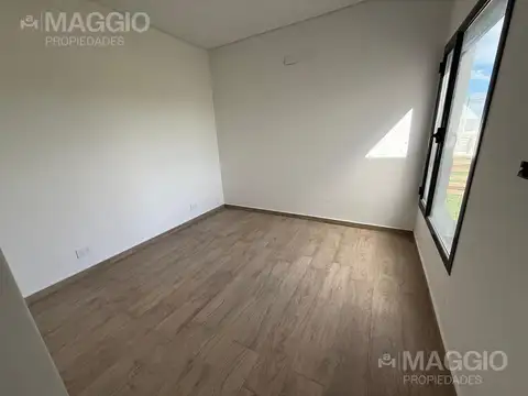 Casa en Venta con 6 cocheras