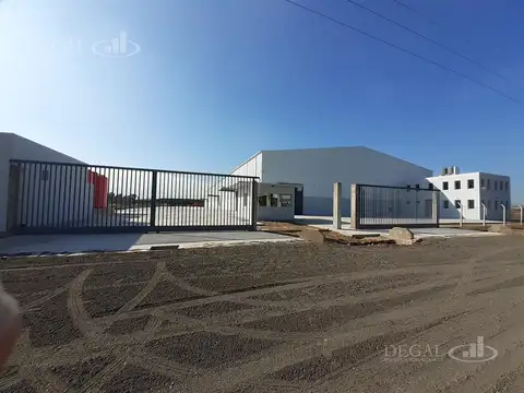 Galpon en Alquiler 68  mts Frente