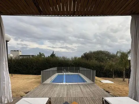 Casa en Alquiler en La Arbolada, USD 2.500