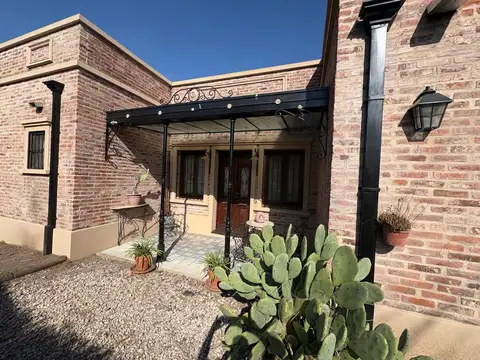 Casa 6 ambientes con 3 baños