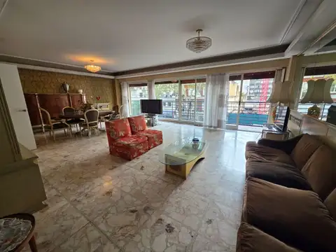 Av Santa Fe 2300, Piso 2