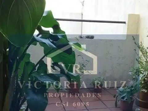 Florida, Vicente lópez sobre calle Laprida 2000