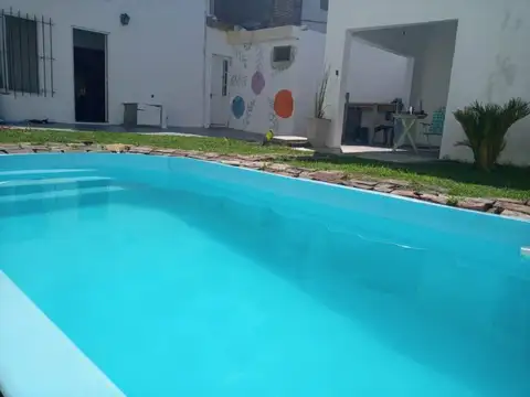 VTA.CASA 5 AMB-2 BÑ-PILETA-PARR-QCHO VILLA DE MAYO