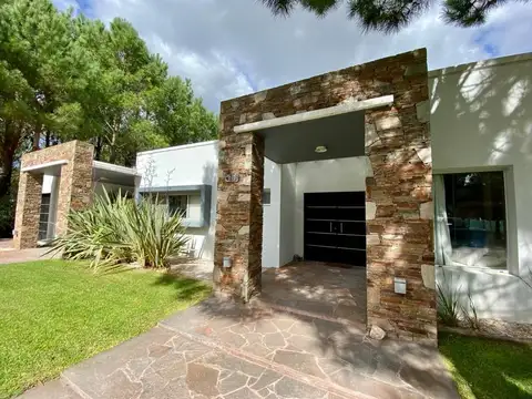 Casa en Venta en La Herradura, USD 450.000