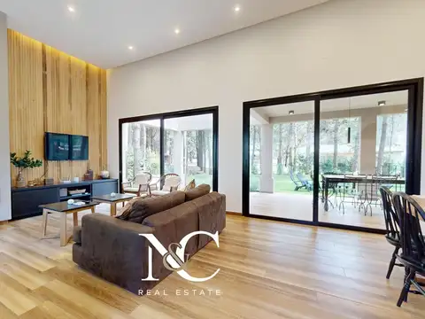 Casa en Venta en Costa Esmeralda, USD 280.000