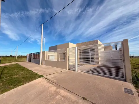 REMAX ALQUILA /CASA /A ESTRENAR /2 DORMITORIOS