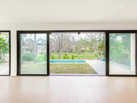Casa a estrenar en Club Náutico Escobar