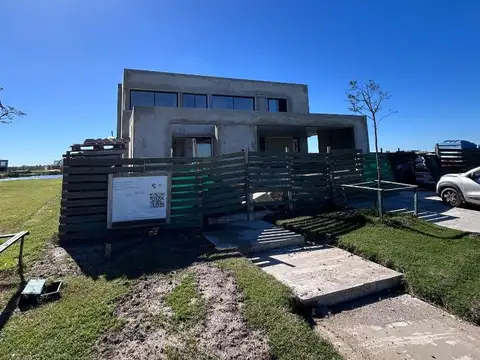 Casa en Venta en Puertos - Barrio Amarras, USD 710.000