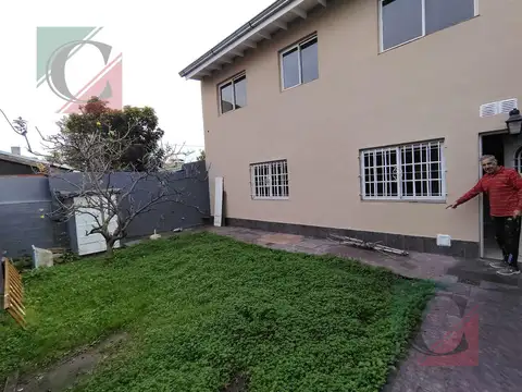 Casa en Alquiler en Lanus Oeste, $ 850.000