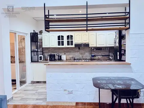 VENTA CASA 4 AMBIENTES TERRAZA SALÓN Y QUINCHO EN BARRACAS