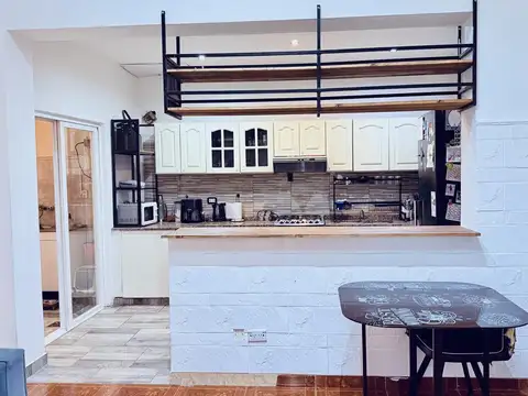 VENTA CASA 4 AMBIENTES LOTE PROPIO TERRAZA SALÓN QUINCHO EN BARRACAS