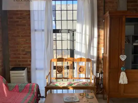 Casa en Alquiler con 1 cochera