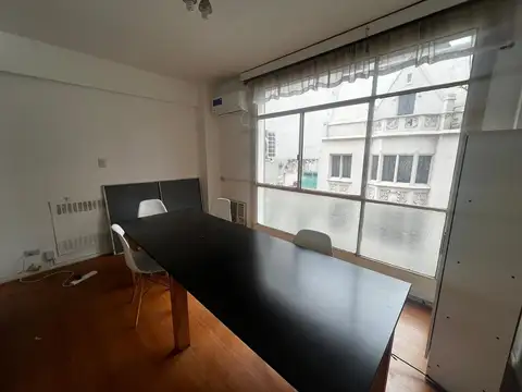 Oficina 2 ambientes con 2 baños