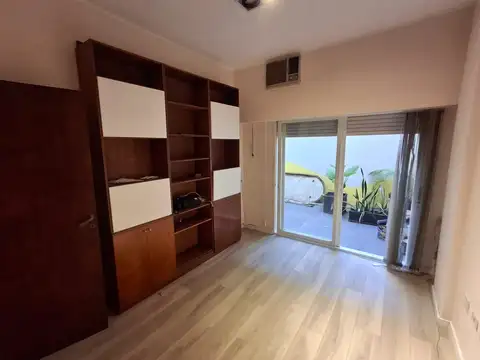 Oficina en  En Barrio Martin c/patio, sala de espera, 3 oficinas.