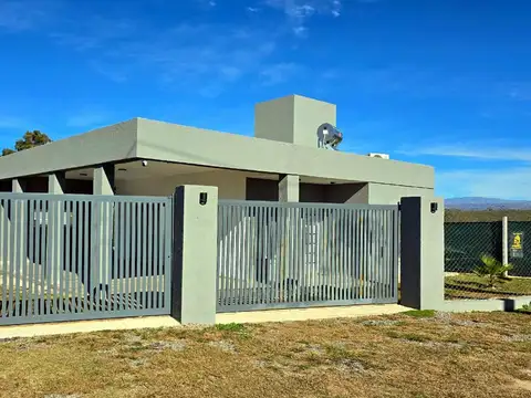 VENTA | CASA | 2 DORMITORIOS | QUINCHO | PILETA