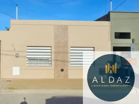 Casa en venta c/ cochera en Punta Alta