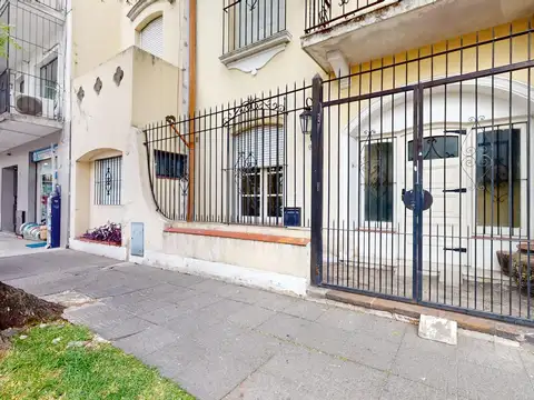 Casa 10 ambiente  en Agronomia VENTA