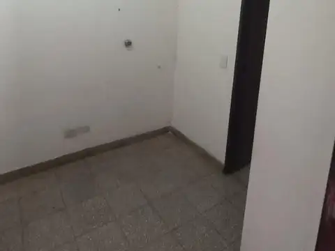 Oficina en Alquiler en Morón, $ 450.000