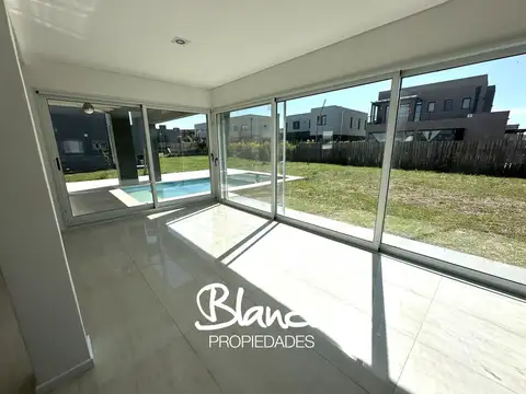 Casa en Alquiler de 4 dormitorios