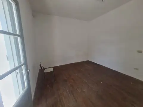 Depto Tipo Casa en Venta en Liniers, USD 65.000