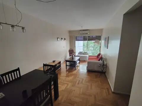 EXCELENTE ALQUILER, 3 AMBIENTES AMOBLADO CON BALCON, EXPENSAS Y COCHERA INCLUIDOS