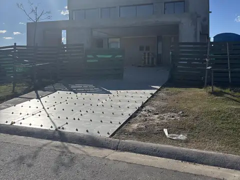 Casa al Lago en Venta en Amarras - Puertos