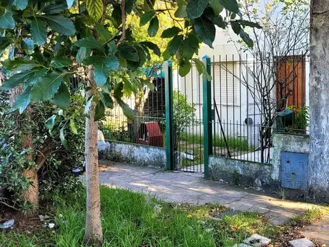 Casa 6 ambientes con 4 baños