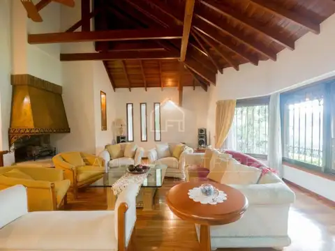 Casa en Venta en Castelar, USD 650.000