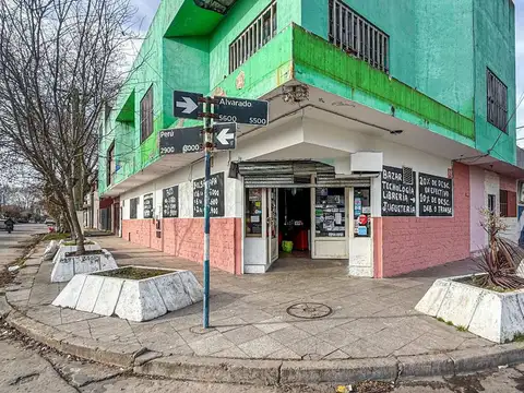 VENTA LOCAL B RIVADAVIA  EN DOS PLANTAS DE 631 M2