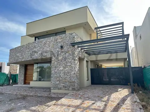 Venta de Casa. Las Cortaderas I. Guaymallen. Mendoza.