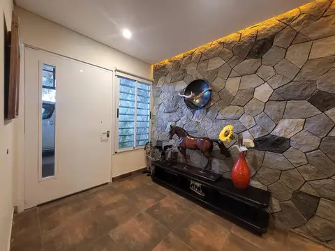 Casa 6 ambientes con 3 baños