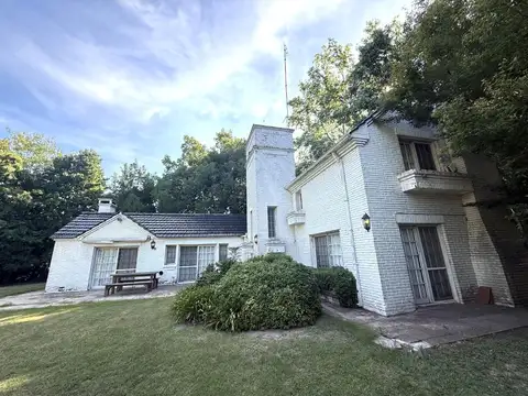 VENTA CASA en Oportunidad en San Diego – 6 ambientes pileta-quincho